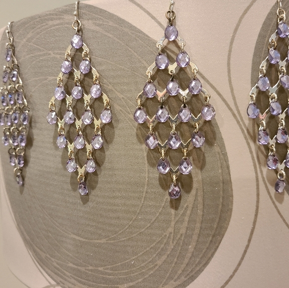 Dangling Earrings 💜 - Picture 4 of 4